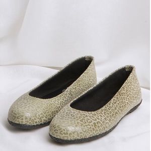 Kokua Green Suede Ballerina w/Leopard Stamp 39/8.5